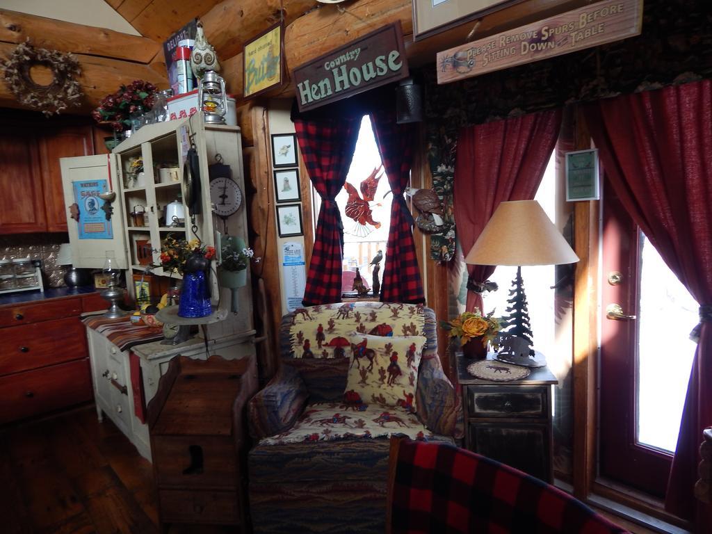 Idle Spurs Log Cabin Bed & Breakfast Black Diamond Esterno foto
